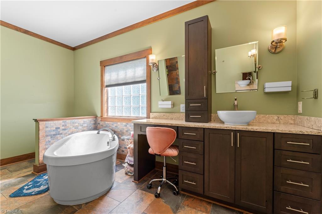 1420 Burnetts Chapel Road, Greensboro, North Carolina image 16