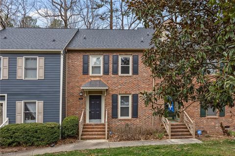 Townhouse For Sale - 3112 Coachmans Way<br/> Durham County, Durham, NC 27705