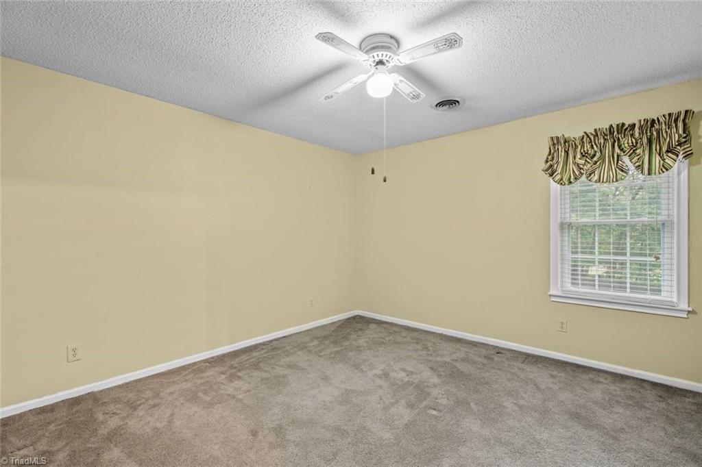 429 Drayton Park Drive, Kernersville, North Carolina image 25