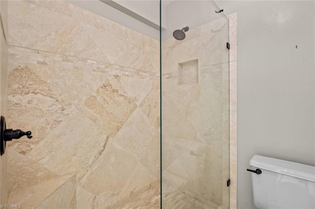 429 Drayton Park Drive, Kernersville, North Carolina image 21