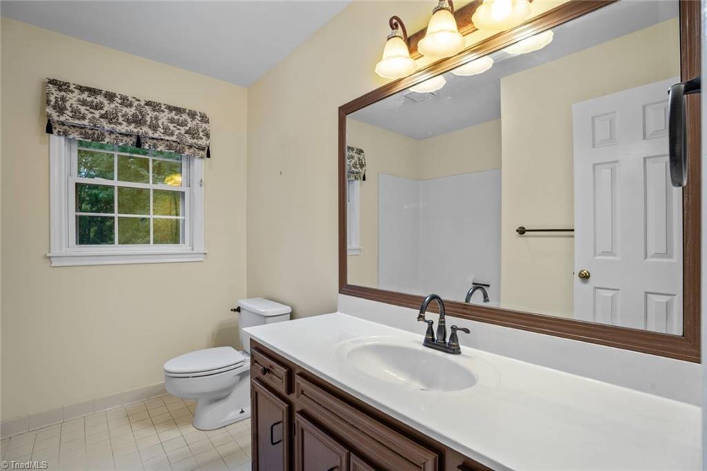 429 Drayton Park Drive, Kernersville, North Carolina image 24