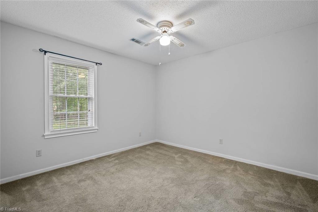 429 Drayton Park Drive, Kernersville, North Carolina image 27
