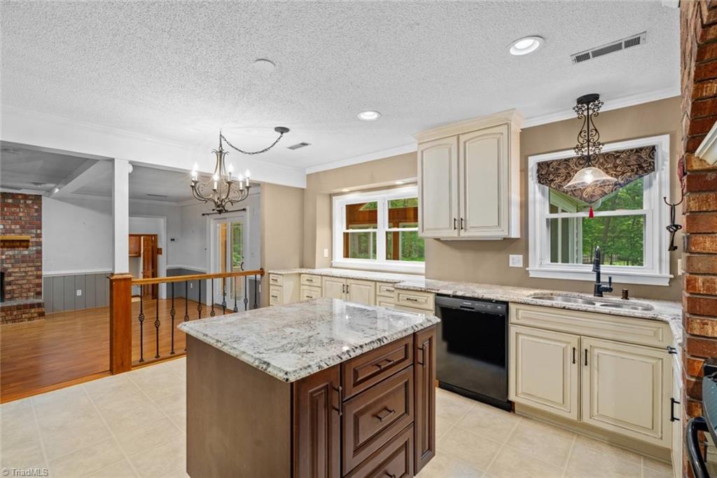 429 Drayton Park Drive, Kernersville, North Carolina image 14