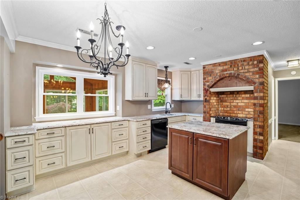 429 Drayton Park Drive, Kernersville, North Carolina image 11