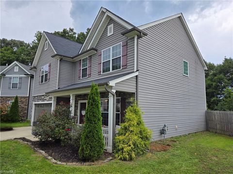 A home in Clemmons