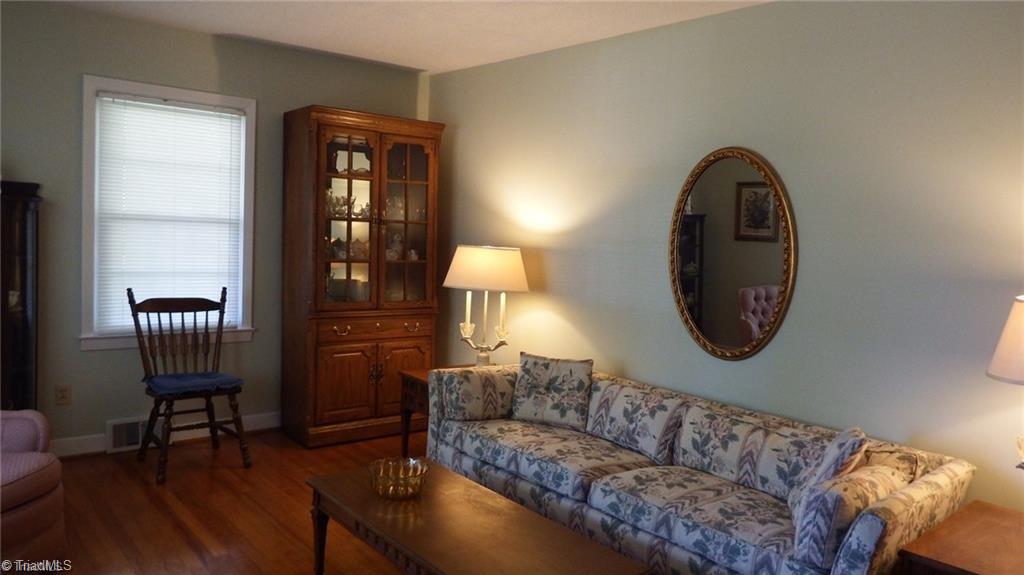 318 Crestview Drive, Thomasville, North Carolina image 2