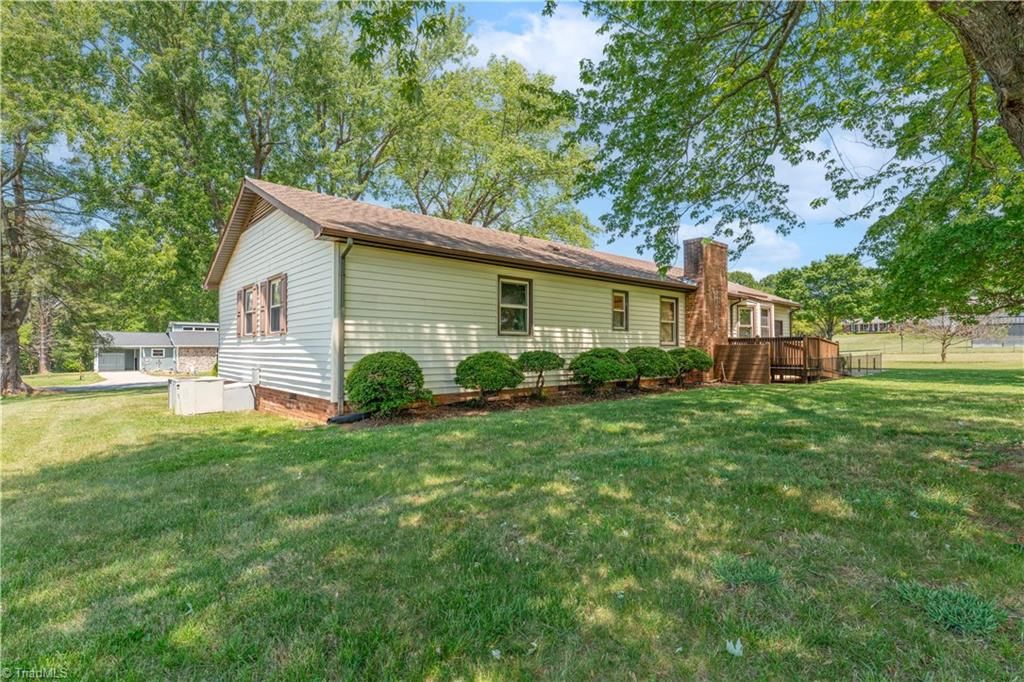 Photo of 154 Meadowview Road, Mocksville, NC 27028 (MLS # 1218675)