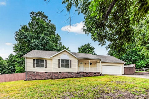 Homes For Sale - 3661 Libertys Run Drive<br/> Sophia, NC 27350