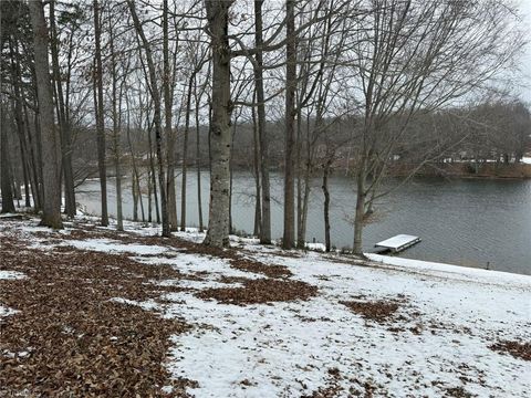 Homes For Sale - 324 Holly Berry Lane<br/> Roxboro, NC 27574