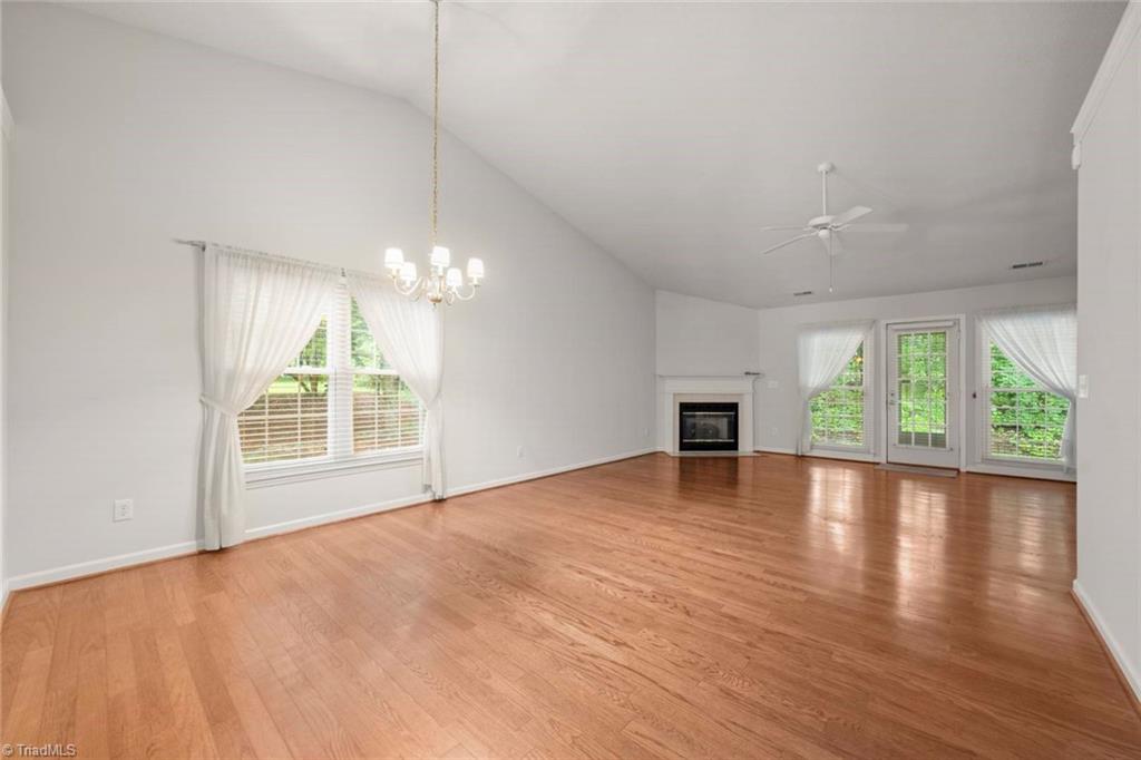 Winston-Salem, North Carolina 27106, United States, 2 Bedrooms Bedrooms, ,2 BathroomsBathrooms,Residential,Pending,141438