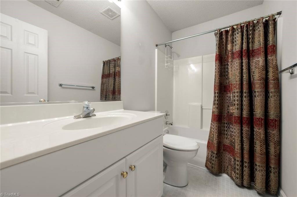 Winston-Salem, North Carolina 27106, United States, 2 Bedrooms Bedrooms, ,2 BathroomsBathrooms,Residential,Pending,141438