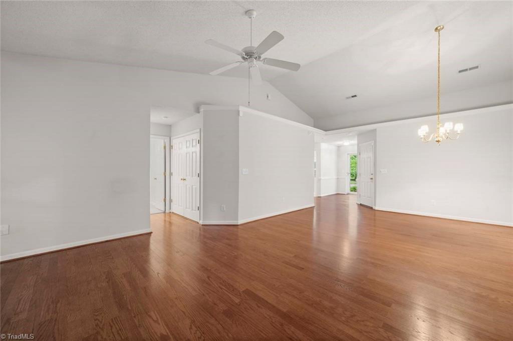 Winston-Salem, North Carolina 27106, United States, 2 Bedrooms Bedrooms, ,2 BathroomsBathrooms,Residential,Pending,141438