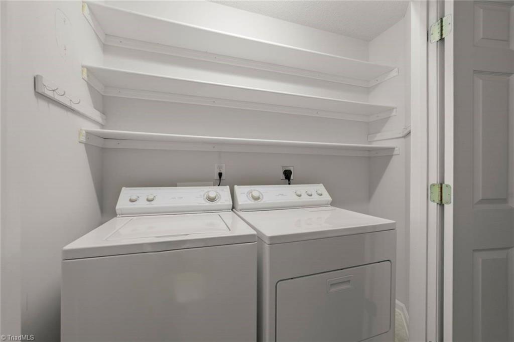 Winston-Salem, North Carolina 27106, United States, 2 Bedrooms Bedrooms, ,2 BathroomsBathrooms,Residential,Pending,141438