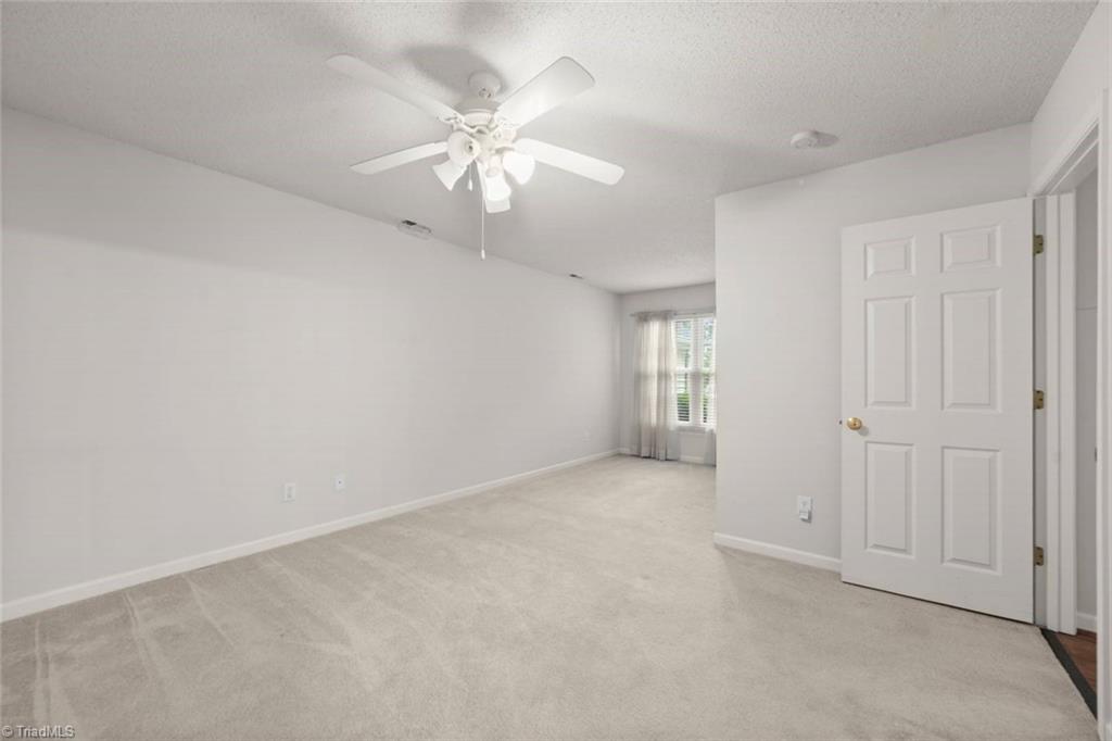 Winston-Salem, North Carolina 27106, United States, 2 Bedrooms Bedrooms, ,2 BathroomsBathrooms,Residential,Pending,141438