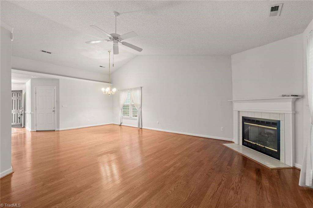 Winston-Salem, North Carolina 27106, United States, 2 Bedrooms Bedrooms, ,2 BathroomsBathrooms,Residential,Pending,141438