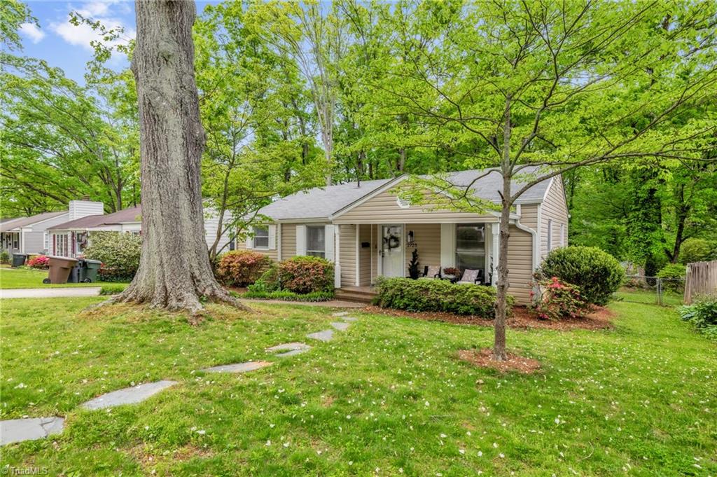 2725 Shady Lawn Drive, Greensboro, North Carolina image 2