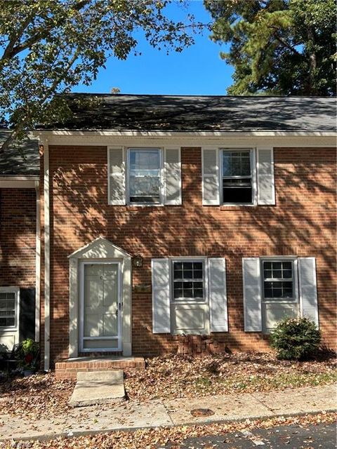 3933 Valley Court C Winston Salem NC 27106