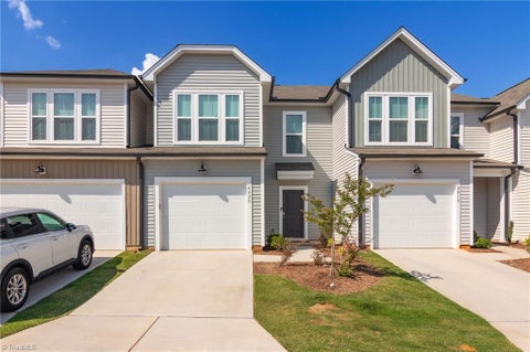 Townhouse For Sale - 4020 Beckton Trail<br/> Guilford County, Greensboro, NC 27282