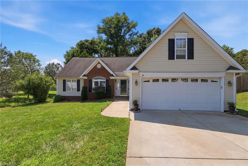 Photo of 2652 Wynbrook Drive, Winston-Salem, NC 27103 (MLS # 1227571)