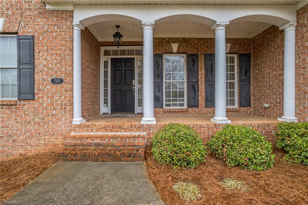 7101 Greystone Village Court, Clemmons, North Carolina image 2