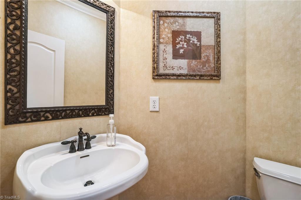 7101 Greystone Village Court, Clemmons, North Carolina image 25