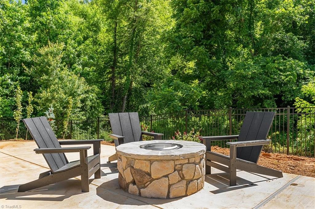 4660 Thatcher Woods Drive
