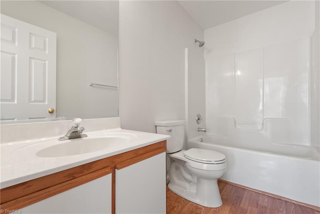 Winston-Salem, North Carolina 27103, United States, 3 Bedrooms Bedrooms, ,2 BathroomsBathrooms,Residential,Active,254657