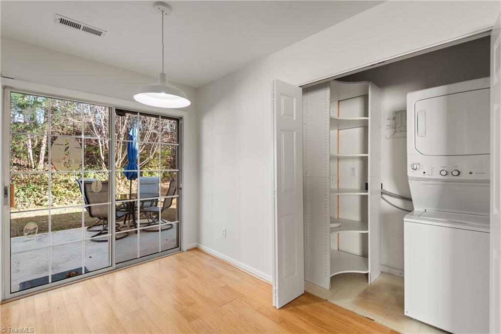 Winston-Salem, North Carolina 27103, United States, 3 Bedrooms Bedrooms, ,2 BathroomsBathrooms,Residential,Active,254657