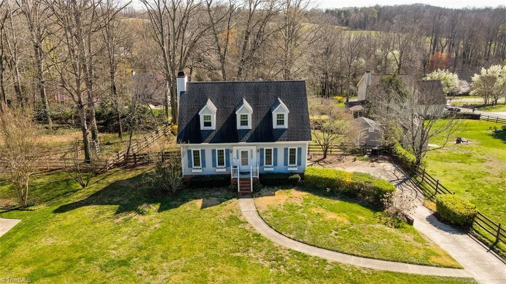 Photo of 9516 White Tail Trail, Kernersville, NC 27284 (MLS # 1212437)