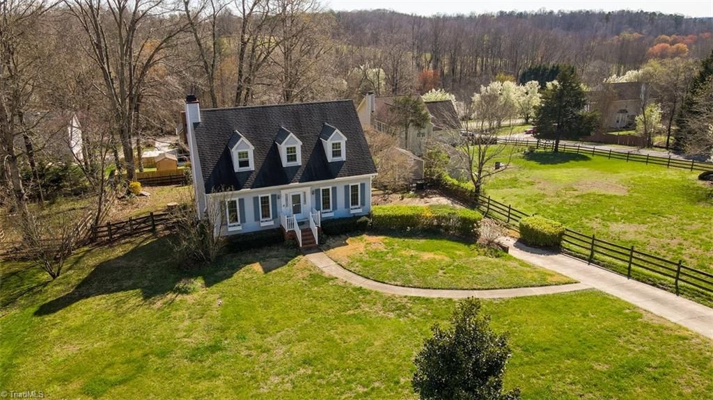 Photo of 9516 White Tail Trail, Kernersville, NC 27284 (MLS # 1212437)