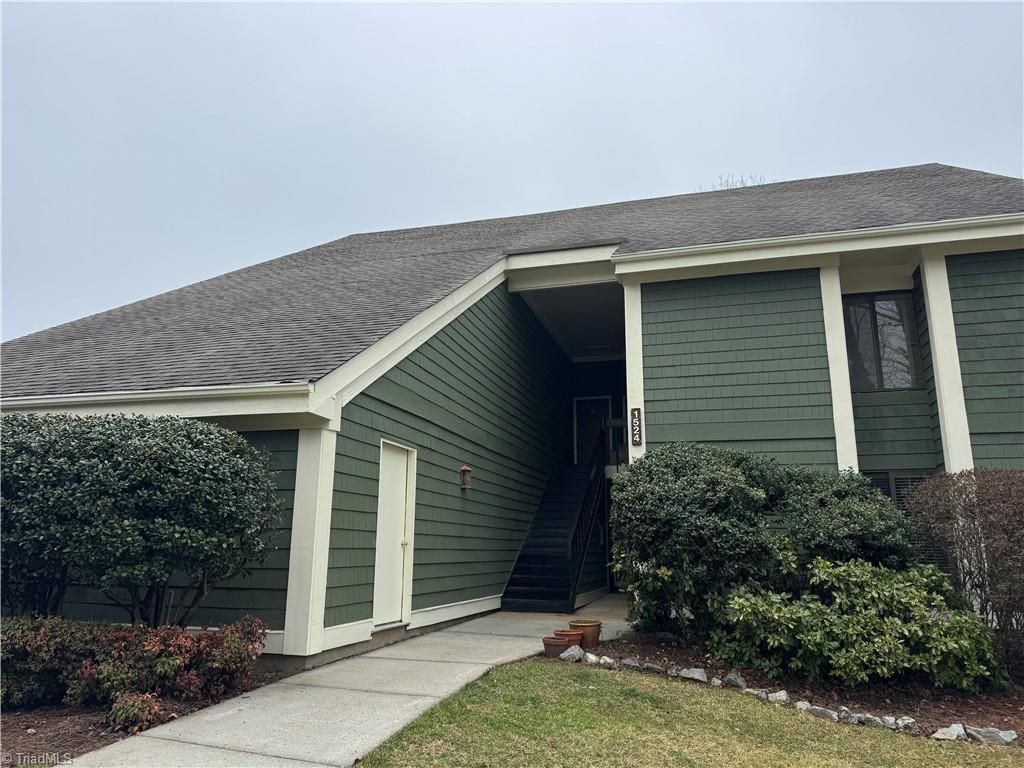 Photo of 1524 Benjamin Parkway #D, Greensboro, NC 27408 (MLS # 1210644)