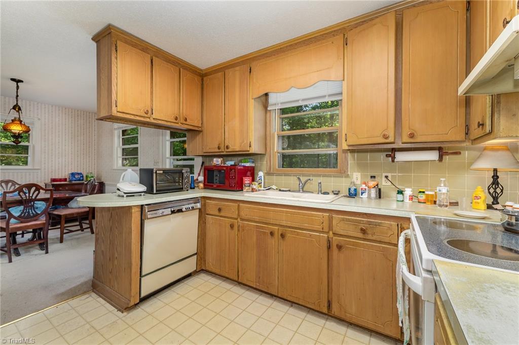 515 Holmes Drive, Rural Hall, North Carolina image 11