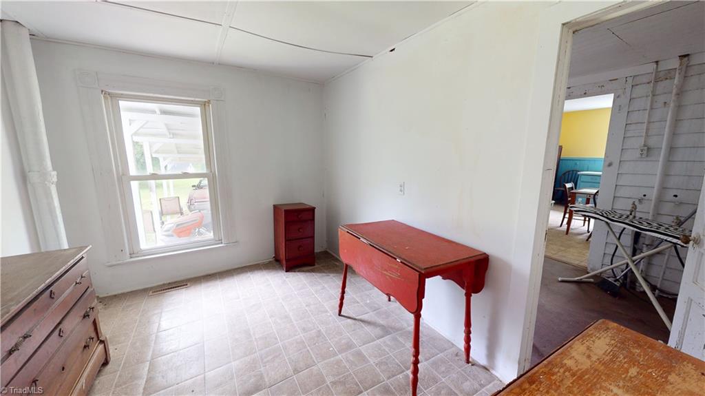 329 Pender Street, Mount Airy, North Carolina image 15