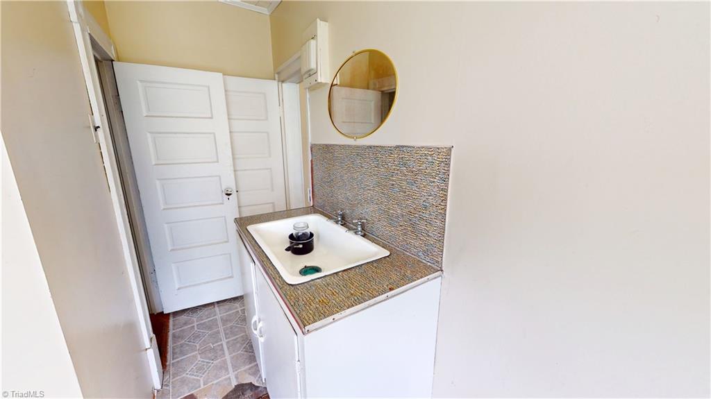 329 Pender Street, Mount Airy, North Carolina image 28