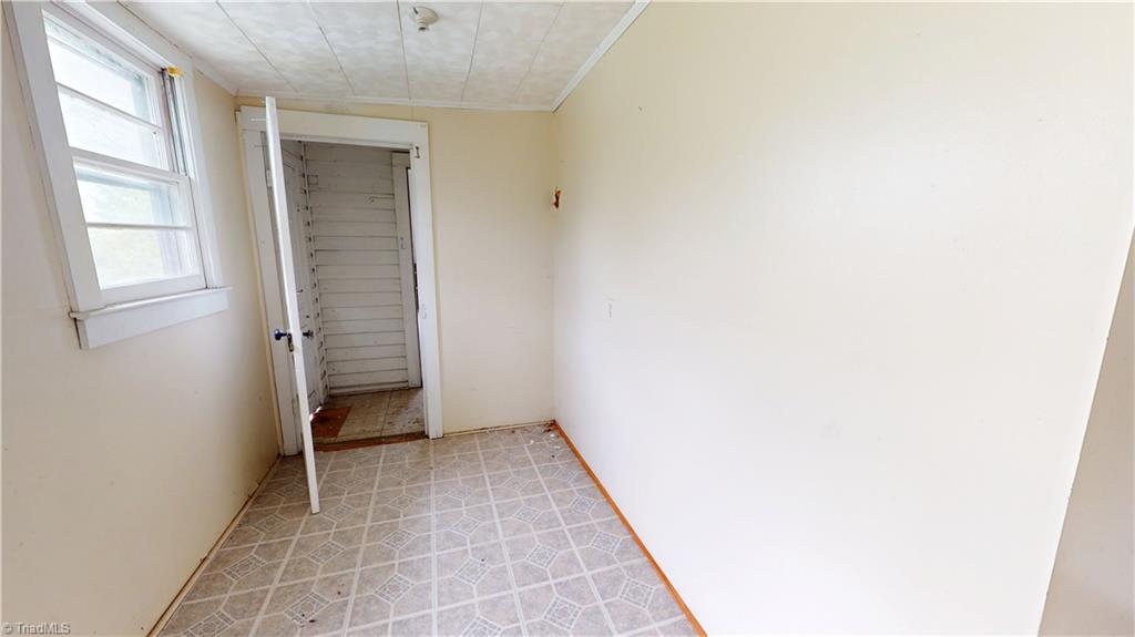 329 Pender Street, Mount Airy, North Carolina image 29