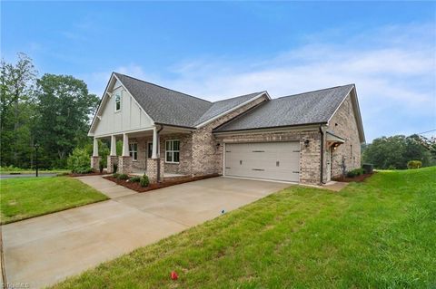 A home in Kernersville