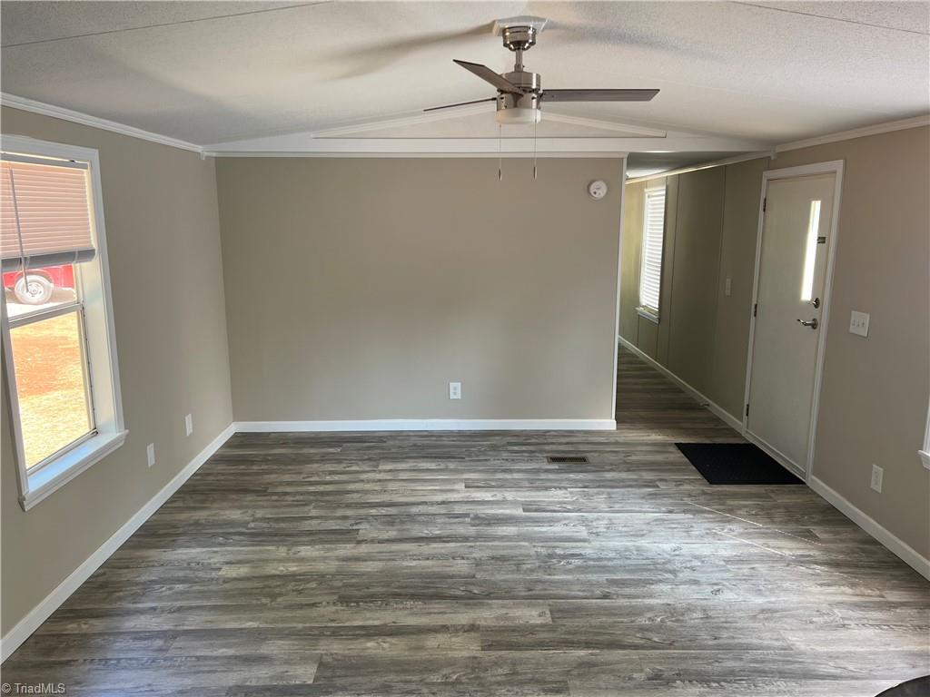 Photo 7 of 26 of 143 Pilot View Street mobile home