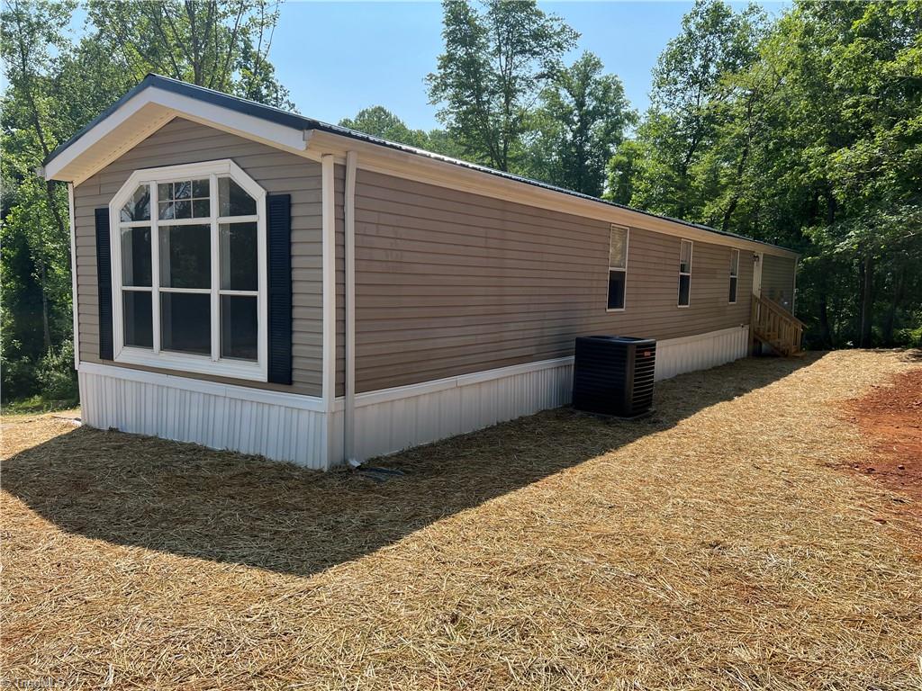 Photo 3 of 26 of 143 Pilot View Street mobile home