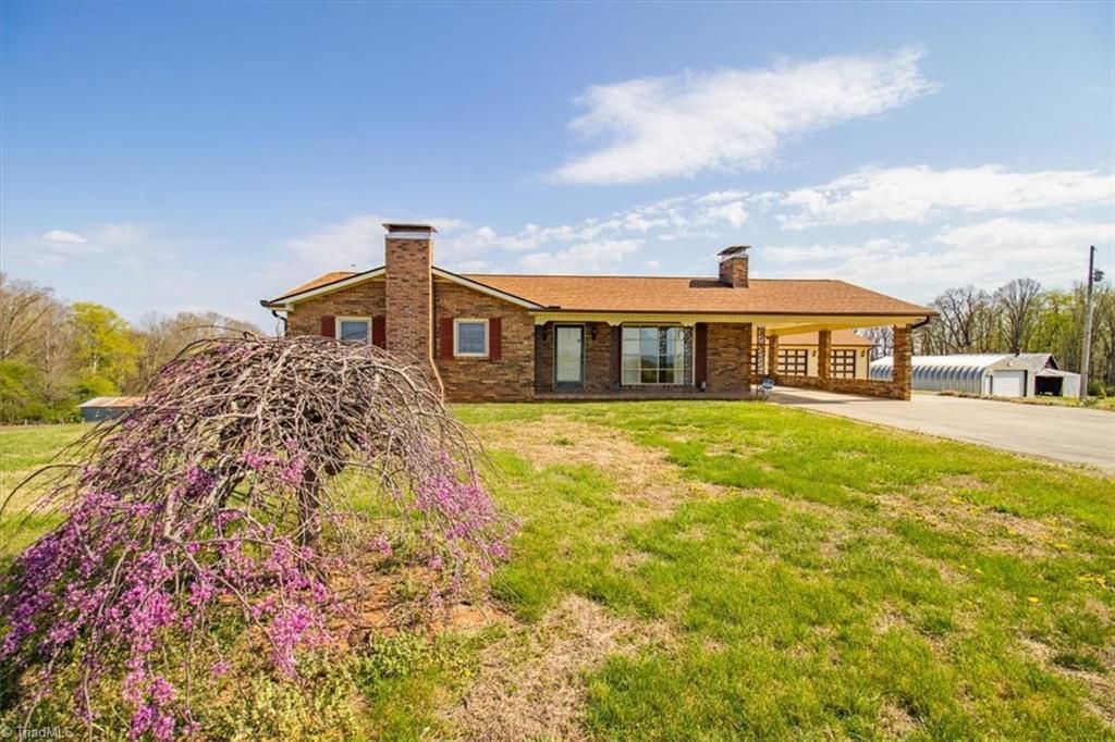 Photo of 3556 White Plains Road, Roaring River, NC 28669 (MLS # 1214413)