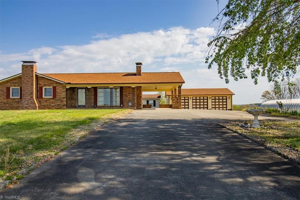 Photo of 3556 White Plains Road, Roaring River, NC 28669 (MLS # 1214413)