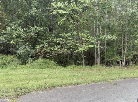 Vacant Land For Sale - 7347 Sun Harbor Drive<br/> Browns Summit, NC 27214