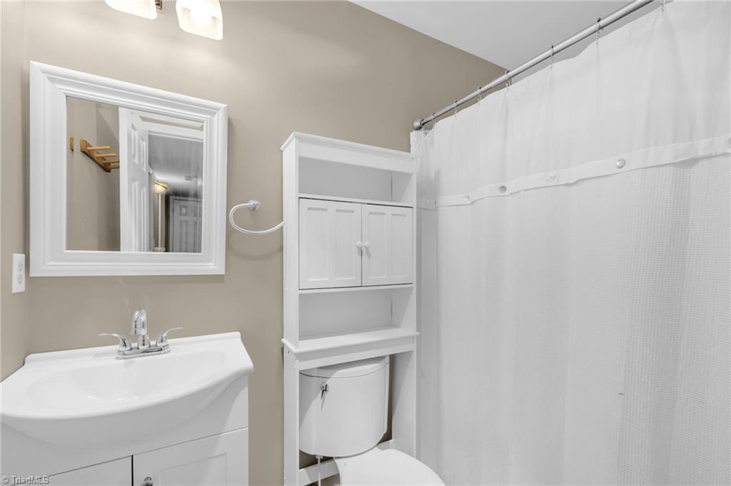 7177 Mantlewood Lane, Kernersville, North Carolina image 20