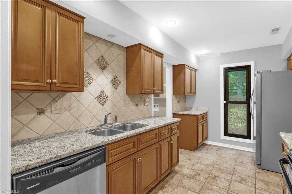 7177 Mantlewood Lane, Kernersville, North Carolina image 15