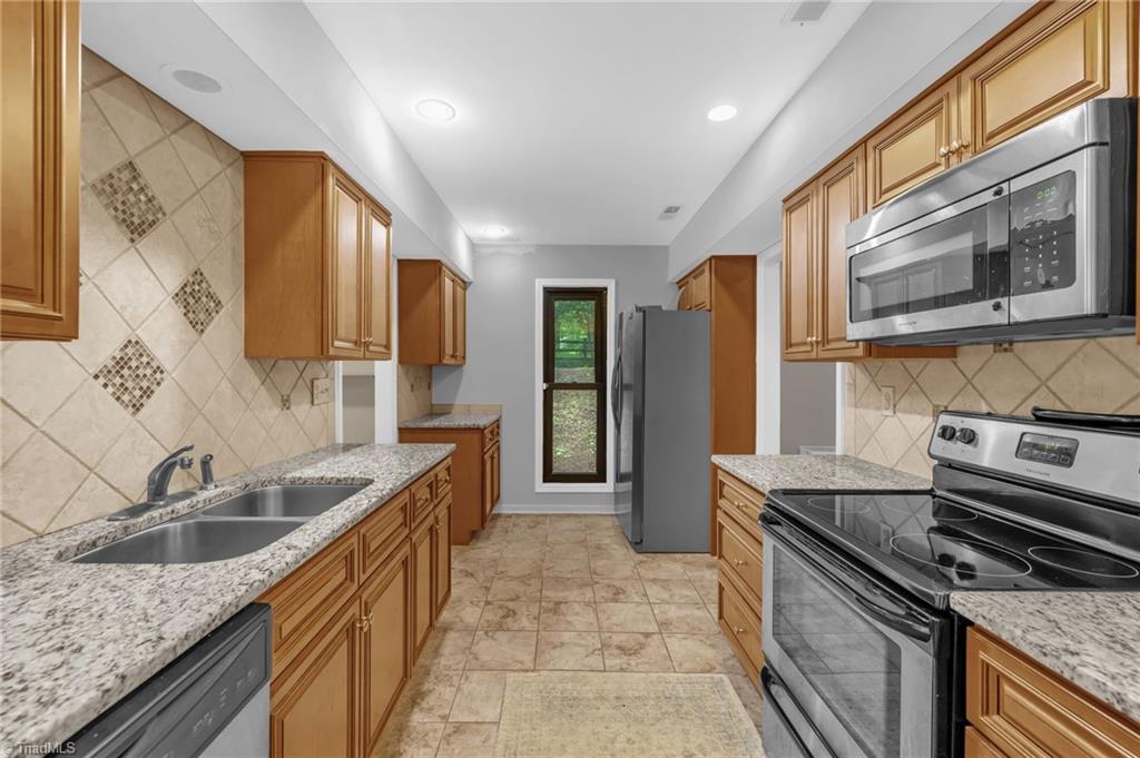 7177 Mantlewood Lane, Kernersville, North Carolina image 16