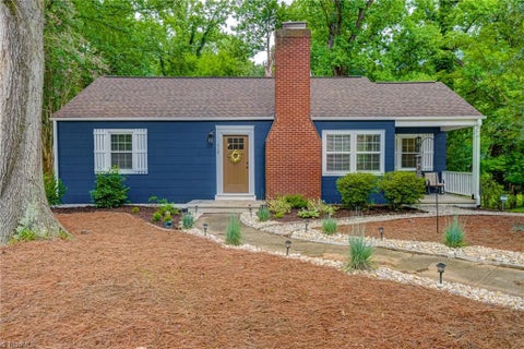 Homes For Sale - 718 Magnolia Street<br/> Winston-Salem, NC 27103