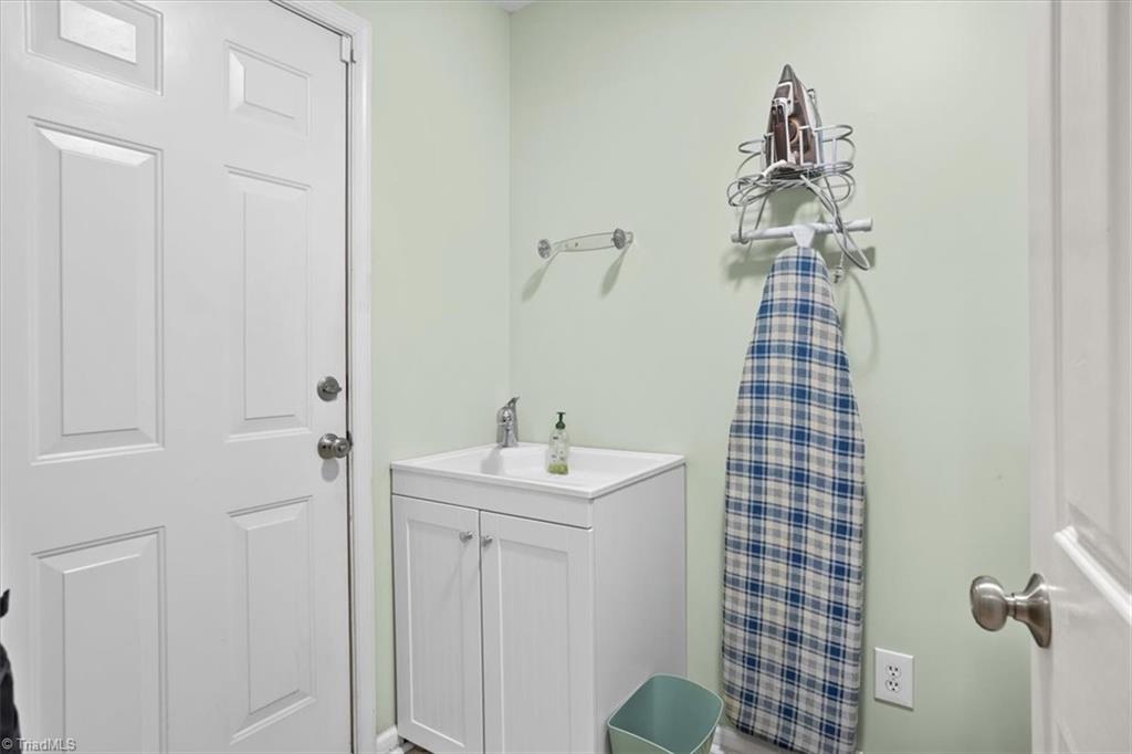 6796 Ironwood Circle, Greensboro, North Carolina image 29