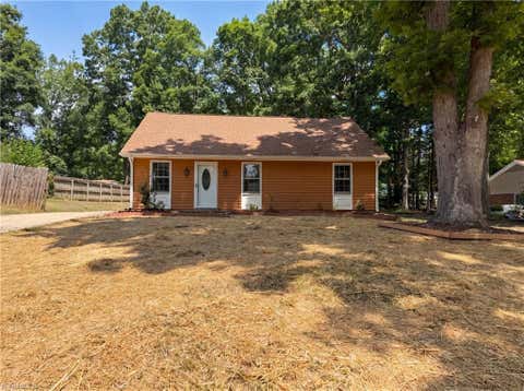 Homes For Sale - 4708 Chaucer Drive<br/> Greensboro, NC 27407