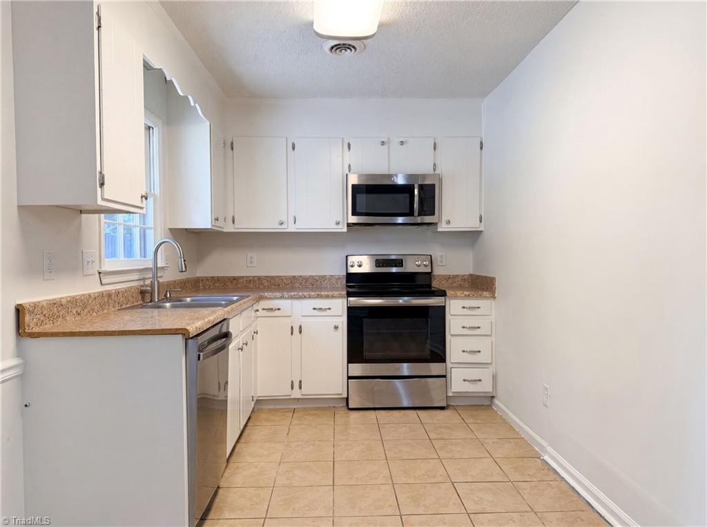 Photo of 4708 Chaucer Drive, Greensboro, NC 27407 (MLS # 1224413)