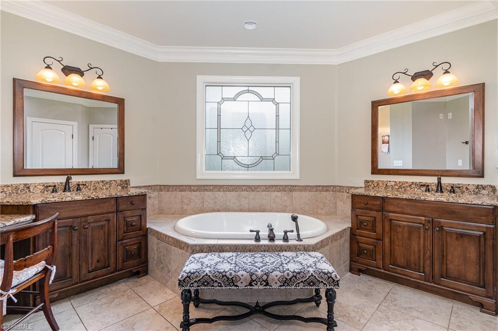 8140 Zinfandel Drive, Kernersville, North Carolina image 18