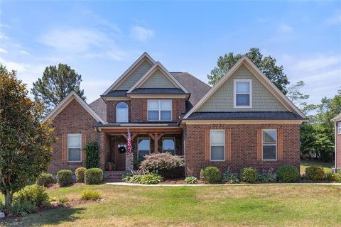 A home in Clemmons